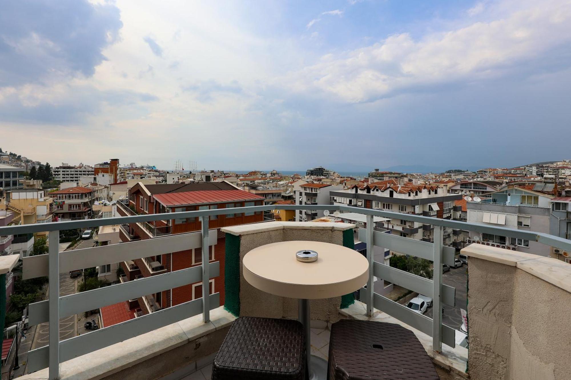 Hikmethan Otel Kuşadası Exterior photo