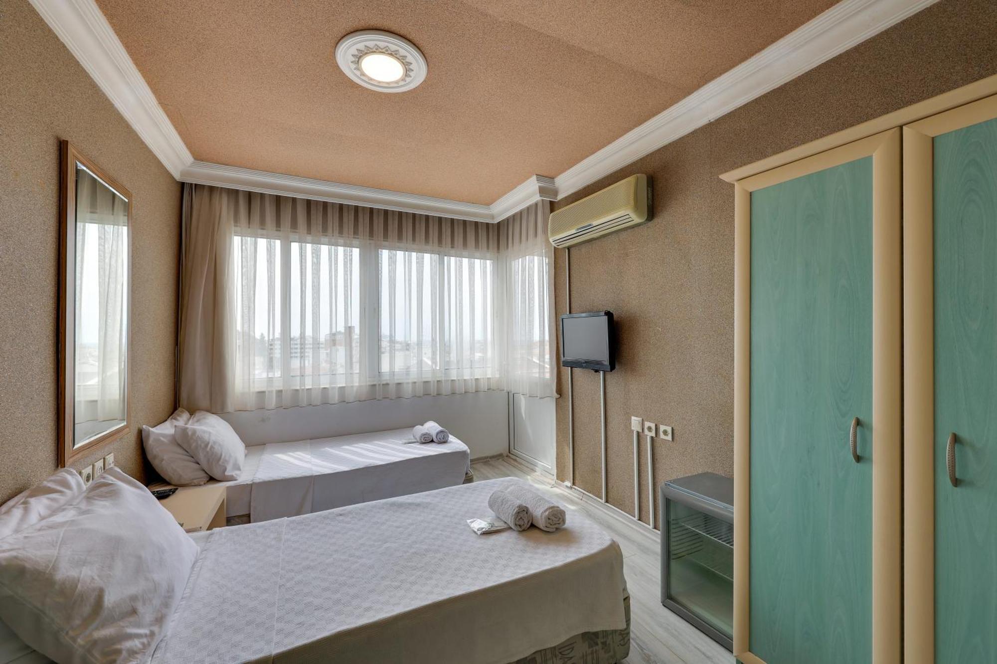 Hikmethan Otel Kuşadası Exterior photo
